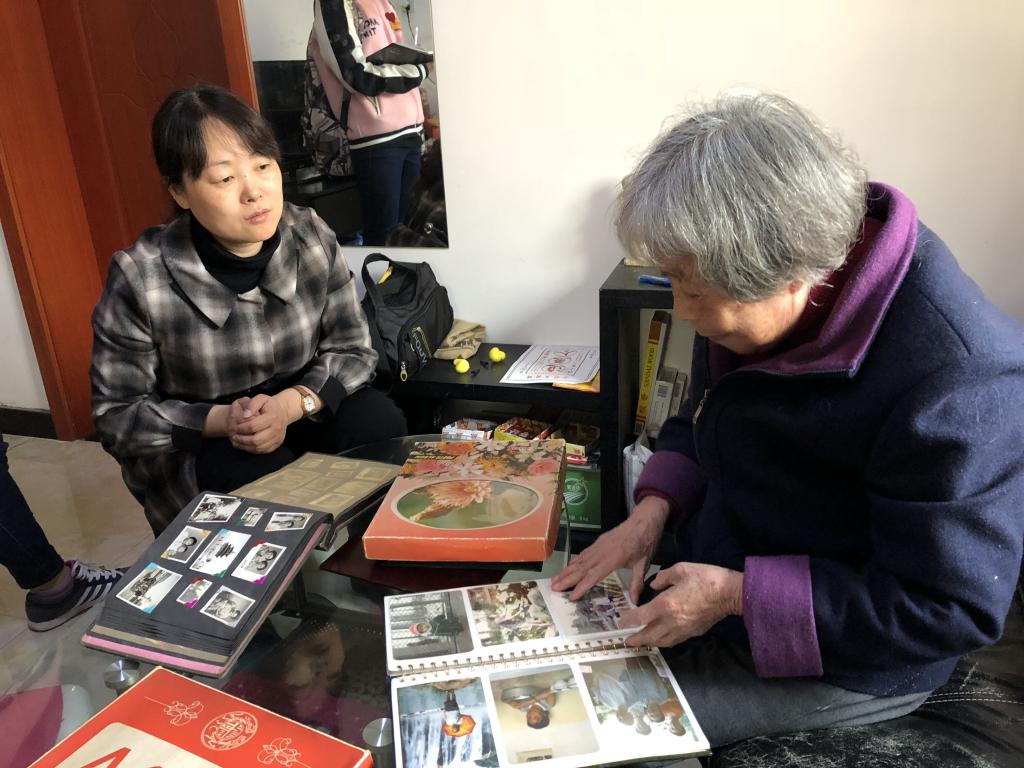 邓思澄讲述当年的故事难掩内心激动